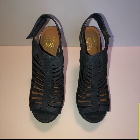 Speed Limit 98 | High Heel Sandal - Picture 3 of 4